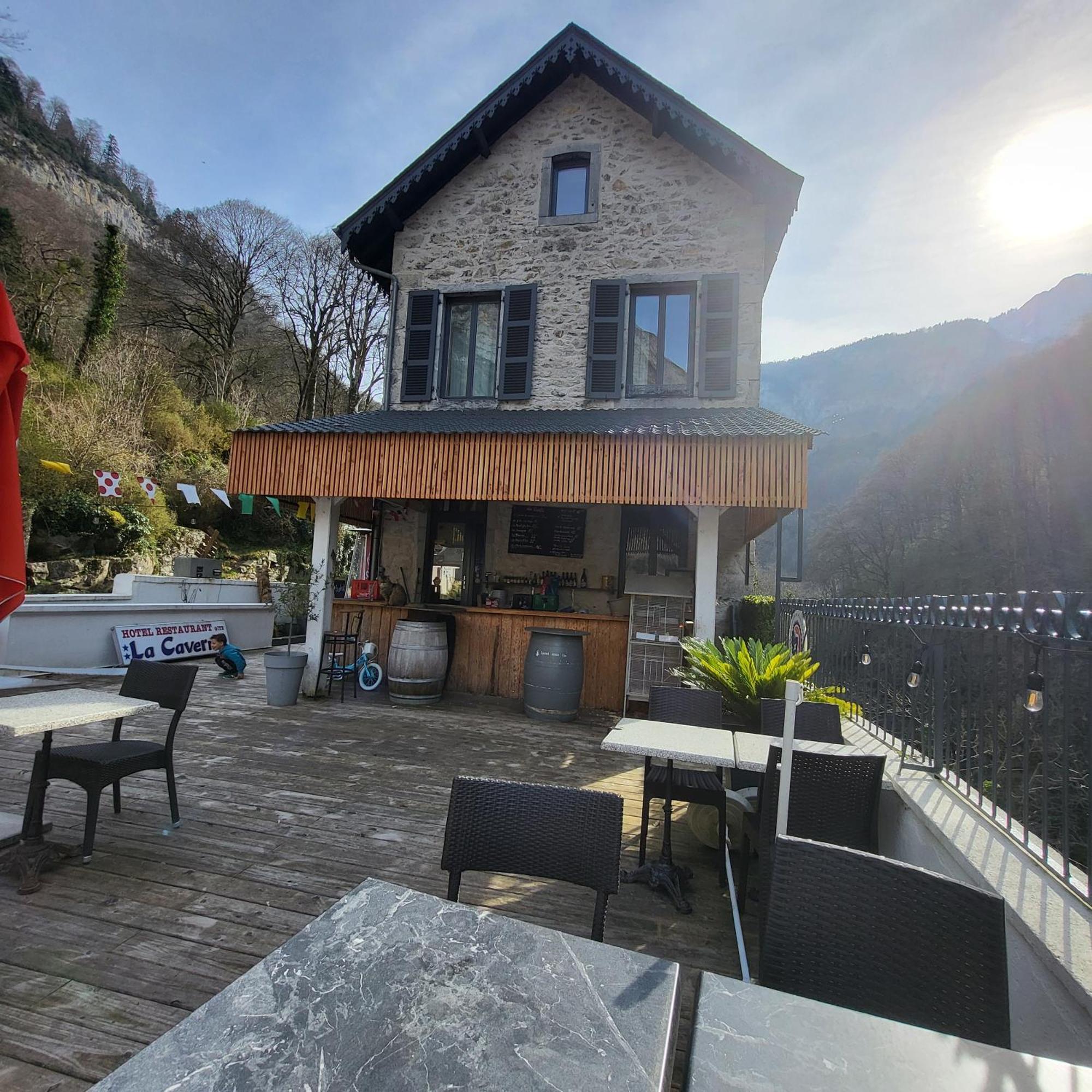 Auberge La Caverne لارونس المظهر الخارجي الصورة