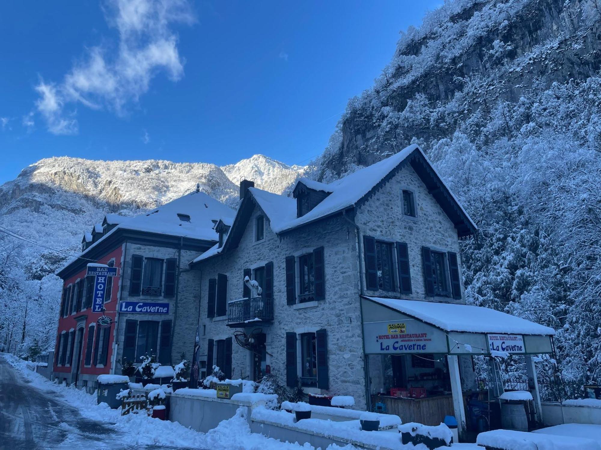 Auberge La Caverne لارونس المظهر الخارجي الصورة