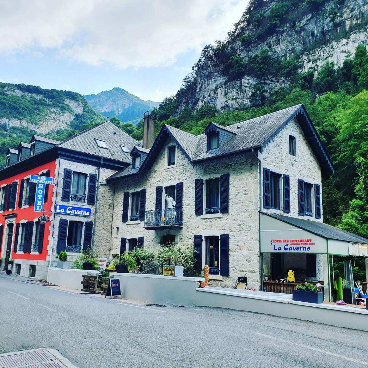 Auberge La Caverne لارونس المظهر الخارجي الصورة